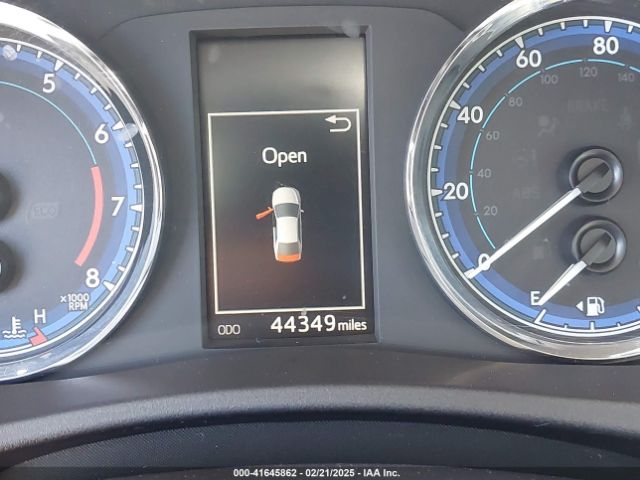2T1BURHE6JC019998 Toyota Corolla Xse