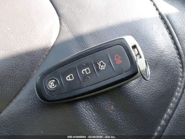 1FADP3N28HL268240 Ford Focus Titanium