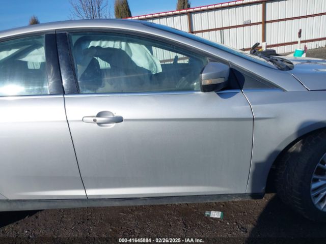 1FADP3N28HL268240 Ford Focus Titanium