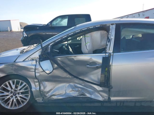 1FADP3N28HL268240 Ford Focus Titanium