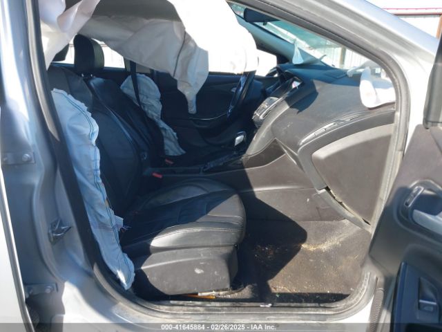 1FADP3N28HL268240 Ford Focus Titanium