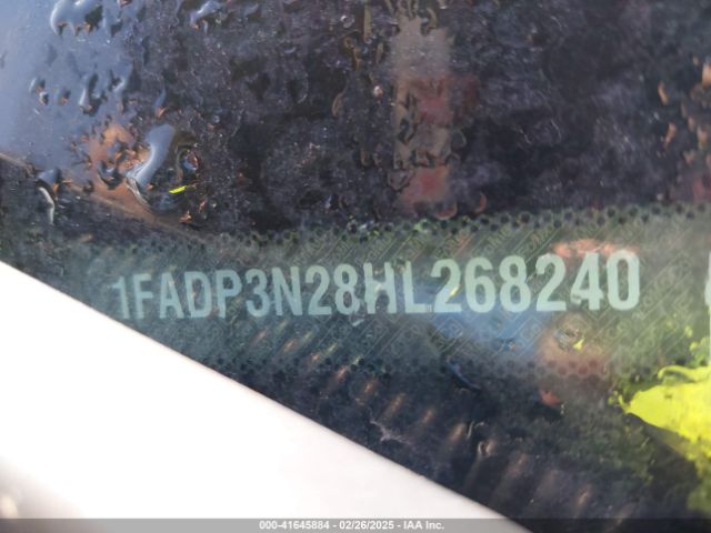 1FADP3N28HL268240 Ford Focus Titanium