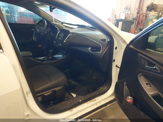 1G1ZE5ST1HF136099 Chevrolet MALIBU 1LT