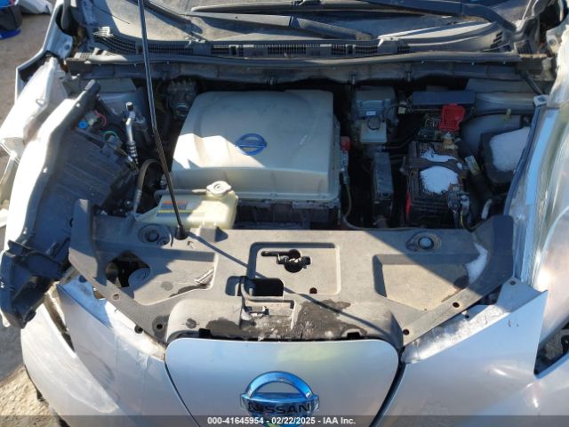 1N4AZ0CP6FC320049 Nissan LEAF S