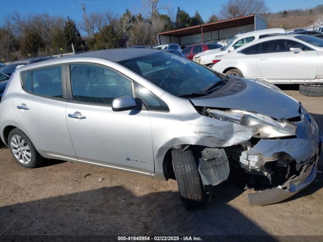 1N4AZ0CP6FC320049 Nissan LEAF S