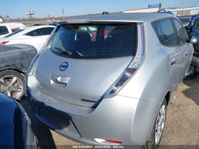 1N4AZ0CP6FC320049 Nissan LEAF S