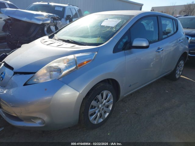 1N4AZ0CP6FC320049 Nissan LEAF S