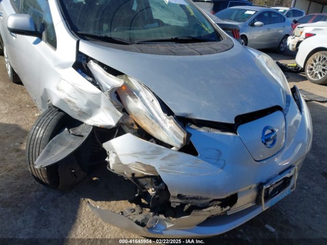1N4AZ0CP6FC320049 Nissan LEAF S