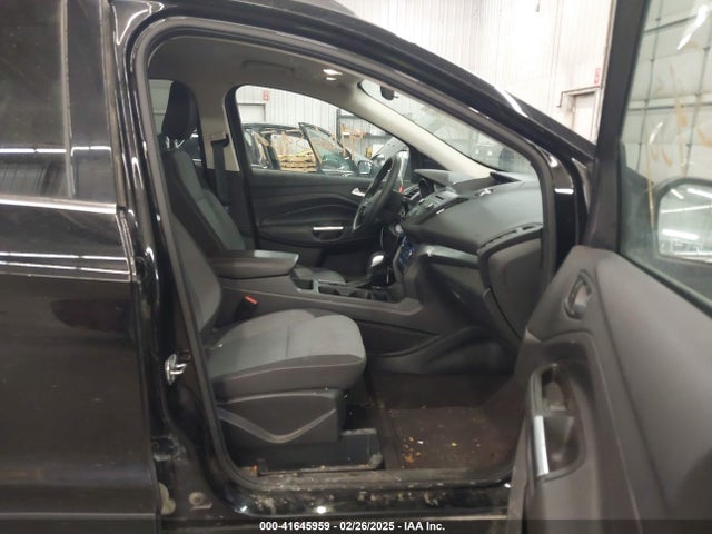 1FMCU9GDXJUB13412 Ford ESCAPE SE