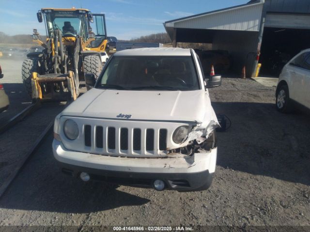 1C4NJRFB5ED660860 Jeep Patriot Latitude