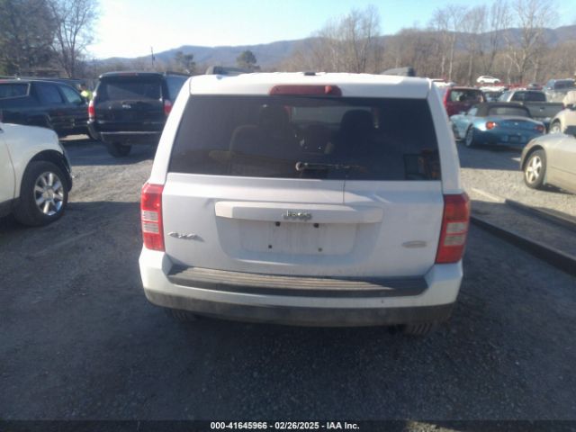 1C4NJRFB5ED660860 Jeep Patriot Latitude