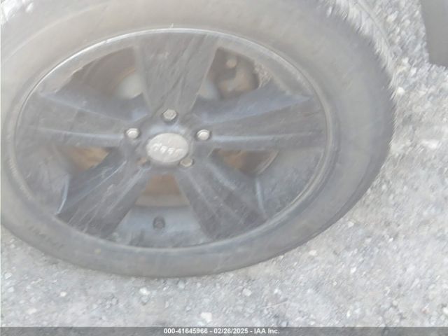 1C4NJRFB5ED660860 Jeep Patriot Latitude
