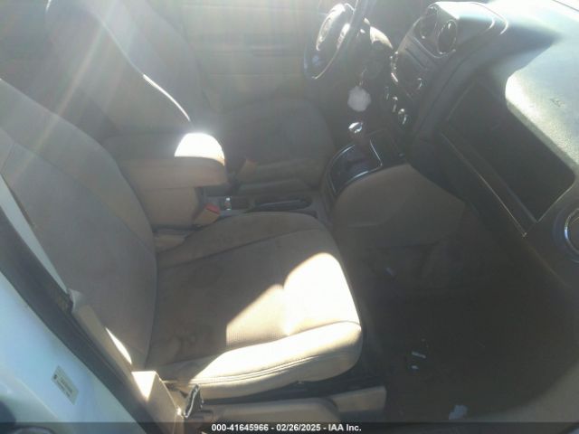 1C4NJRFB5ED660860 Jeep Patriot Latitude