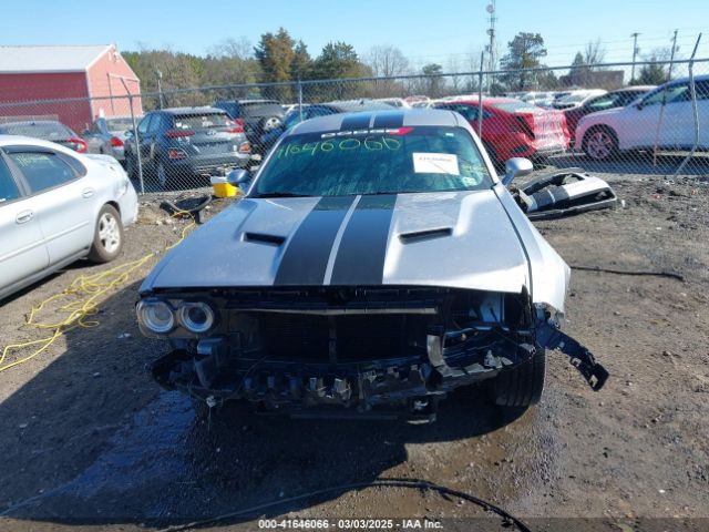 2C3CDZAG9JH242093 Dodge Challenger Sxt
