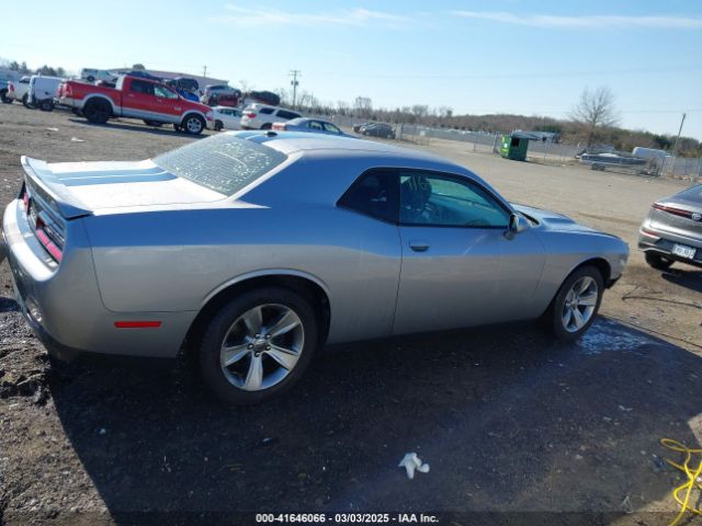 2C3CDZAG9JH242093 Dodge Challenger Sxt