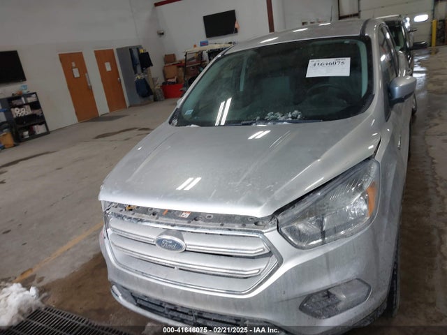 1FMCU9GD2KUC00089 Ford ESCAPE SE
