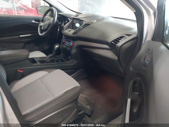 1FMCU9GD2KUC00089 Ford ESCAPE SE