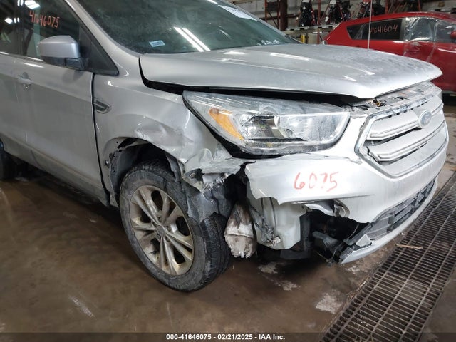 1FMCU9GD2KUC00089 Ford ESCAPE SE