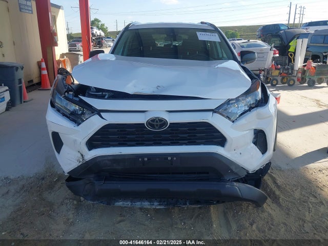 2T3H1RFV5MW142112 Toyota RAV4 LE