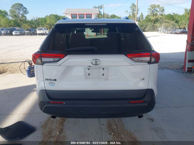 2T3H1RFV5MW142112 Toyota RAV4 LE
