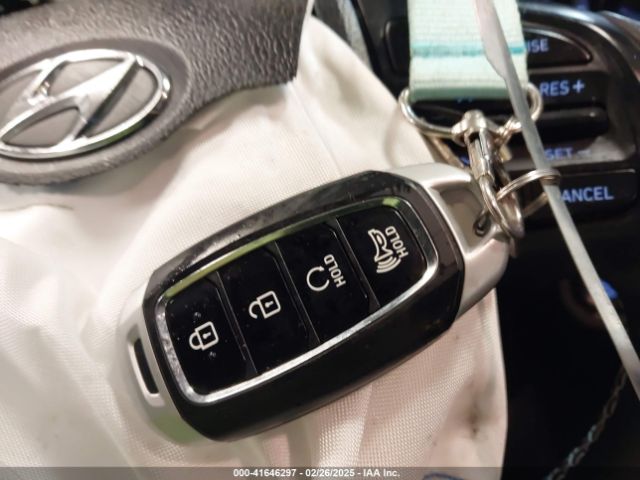 KMHRC8A37NU174410 Hyundai Venue Limited