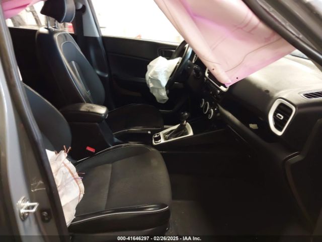 KMHRC8A37NU174410 Hyundai Venue Limited