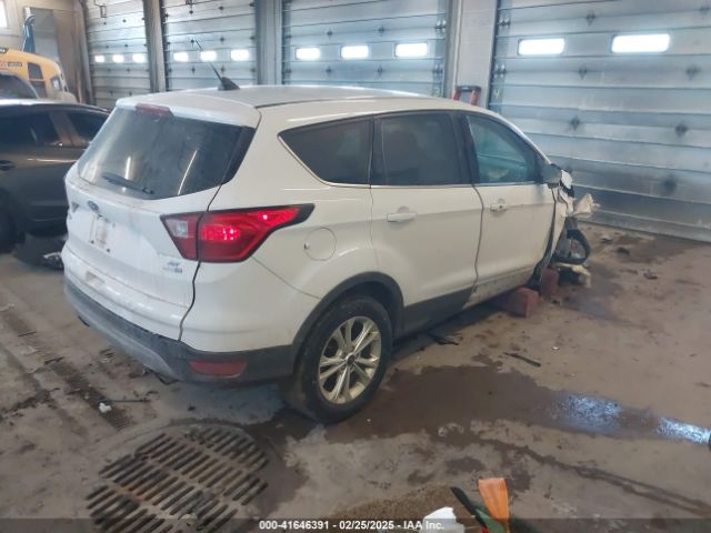 1FMCU9GD9KUA19832 Ford ESCAPE SE