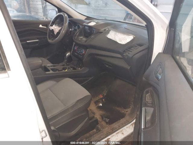 1FMCU9GD9KUA19832 Ford ESCAPE SE