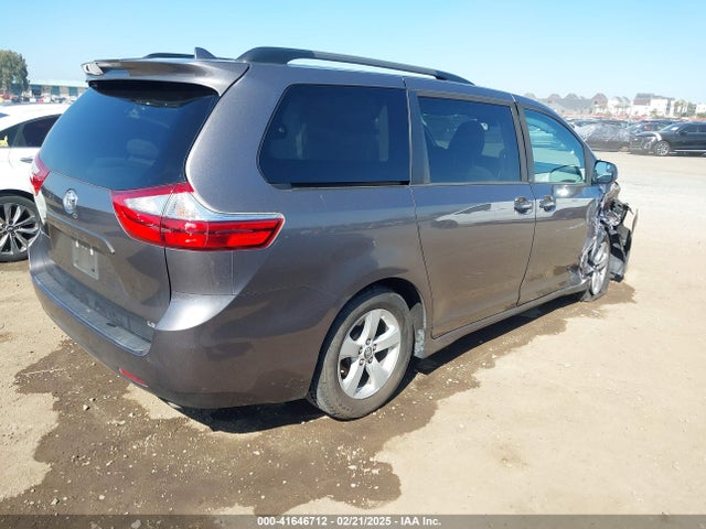 5TDKZ3DC5KS999199 Toyota Sienna Le 8 Passenger