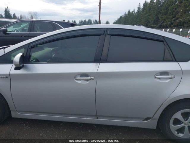 JTDKN3DU4F1905479 Toyota Prius Three