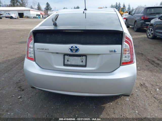 JTDKN3DU4F1905479 Toyota Prius Three