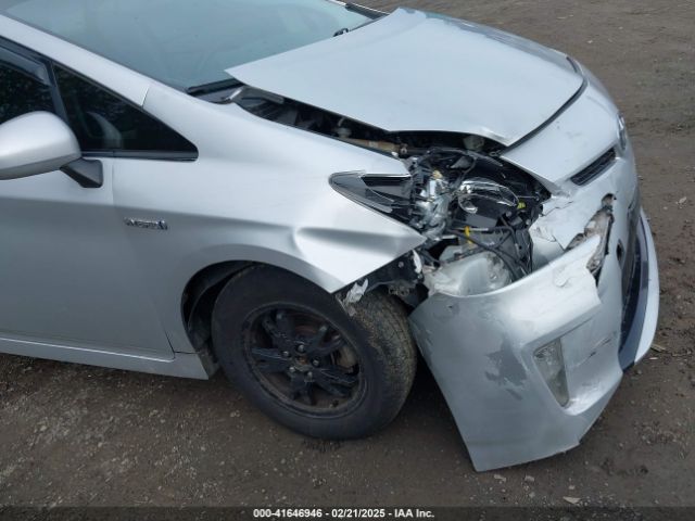 JTDKN3DU4F1905479 Toyota Prius Three