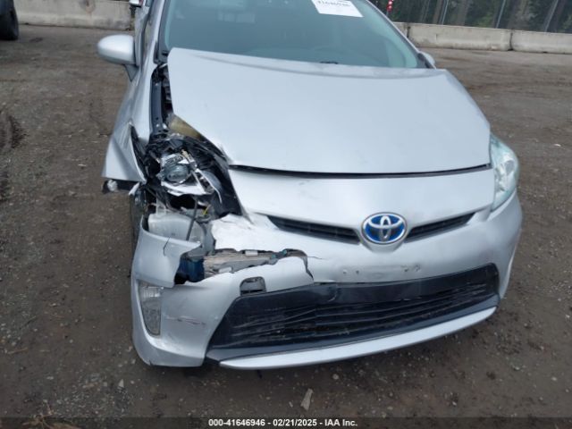 JTDKN3DU4F1905479 Toyota Prius Three