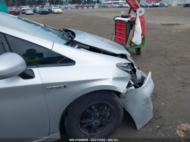 JTDKN3DU4F1905479 Toyota Prius Three