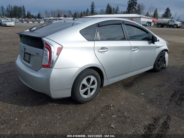 JTDKN3DU4F1905479 Toyota Prius Three