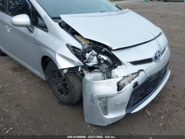 JTDKN3DU4F1905479 Toyota Prius Three