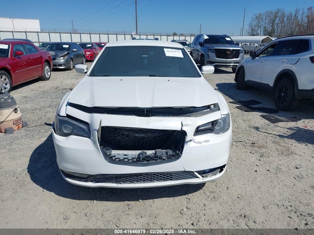Chrysler 300 300s 2015 2C3CCABG9FH736013 Image 12