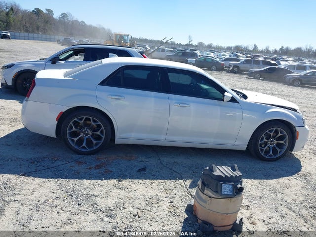 Chrysler 300 300s 2015 2C3CCABG9FH736013 Image 13
