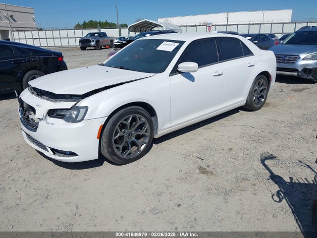 Chrysler 300 300s 2015 2C3CCABG9FH736013 Image 2