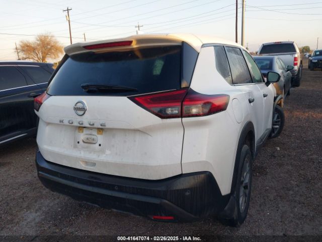 JN8AT3AA8MW005927 Nissan Rogue S Fwd