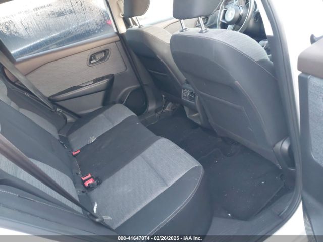 JN8AT3AA8MW005927 Nissan Rogue S Fwd