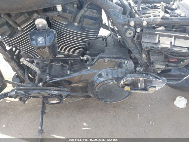 2017 HARLEY-DAVIDSON FLTRXS 1HD1KTC32HB687485 Photo 8