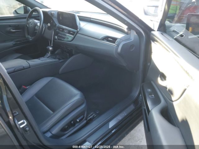 58ADA1C10NU022528 Lexus ES 300H
