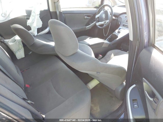 JTDKN3DU8E0393245 Toyota Prius Two