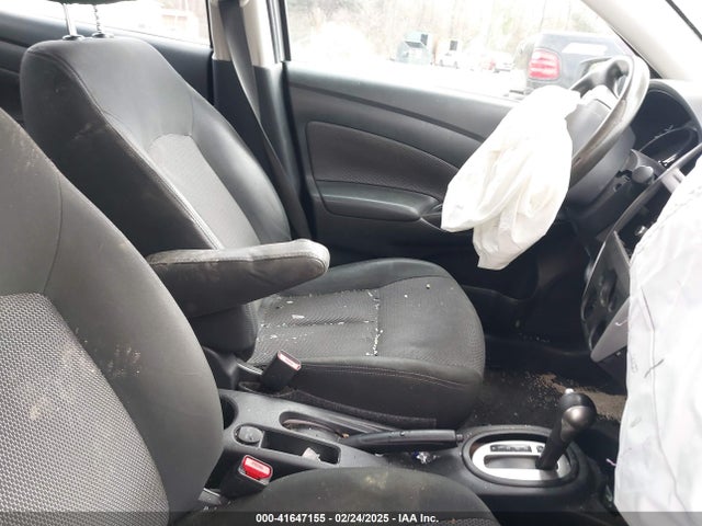 3N1CN7AP8JL885977 Nissan Versa 1.6 Sv