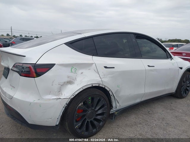 7SAYGDEF3RA317028 Tesla Model Y Performance Dual Motor All-wheel Drive