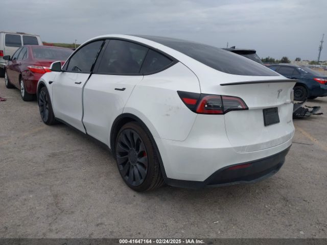 2024 TESLA MODEL Y 7SAYGDEF3RA317028 Photo 2
