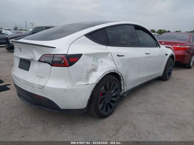2024 TESLA MODEL Y 7SAYGDEF3RA317028 Photo 3