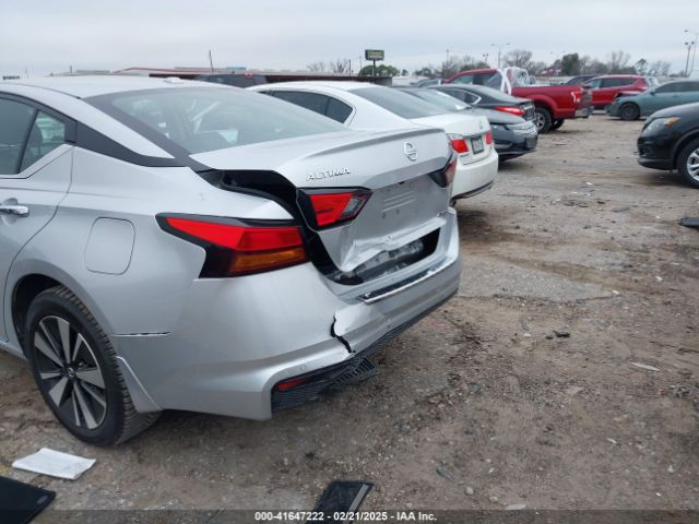1N4BL4DW2NN336027 Nissan Altima Sv Intelligent Awd