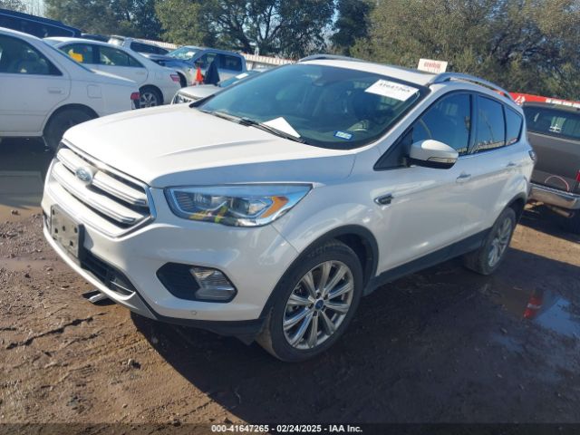 1FMCU0J91JUA22352 Ford Escape Titanium